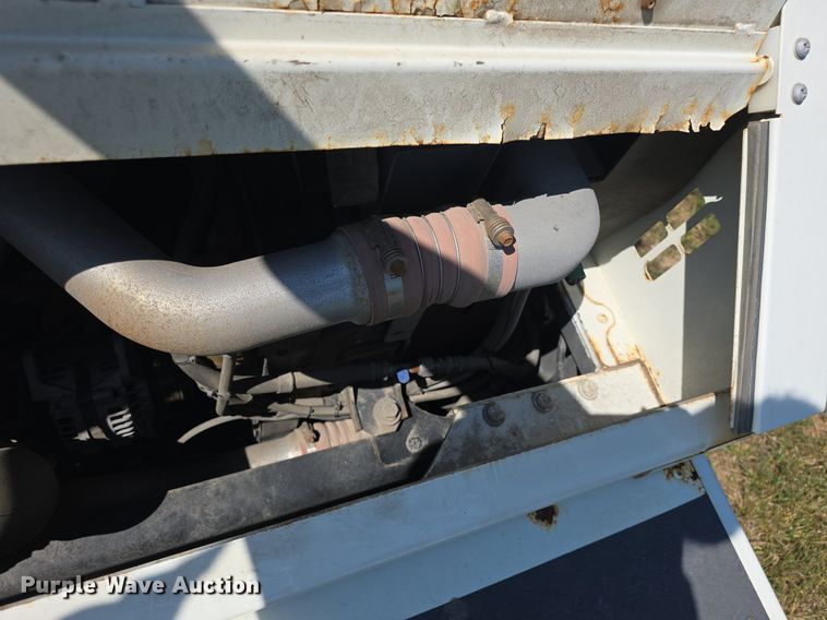 image for item DQ4480 2013 Kalmar Ottawa 4X2 yard truck