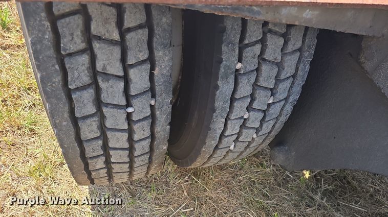 image for item DQ4480 2013 Kalmar Ottawa 4X2 yard truck