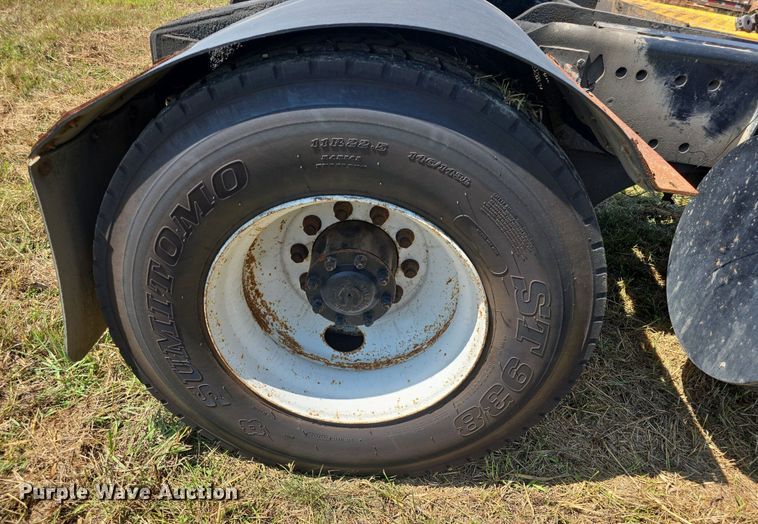 image for item DQ4480 2013 Kalmar Ottawa 4X2 yard truck