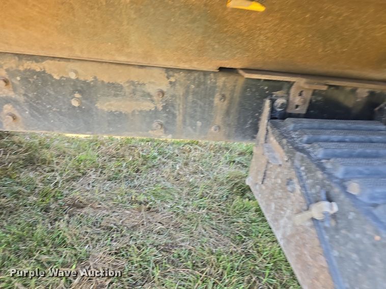 image for item DQ4482 2004 International 7600 dump truck