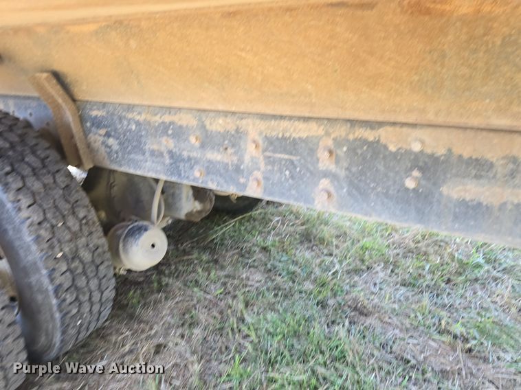 image for item DQ4482 2004 International 7600 dump truck