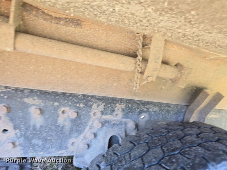 image for item DQ4482 2004 International 7600 dump truck