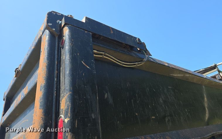 image for item DQ4482 2004 International 7600 dump truck