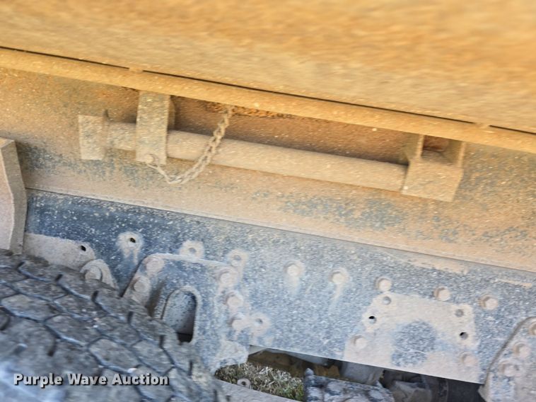 image for item DQ4482 2004 International 7600 dump truck