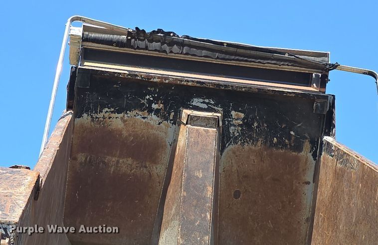 image for item DQ4482 2004 International 7600 dump truck