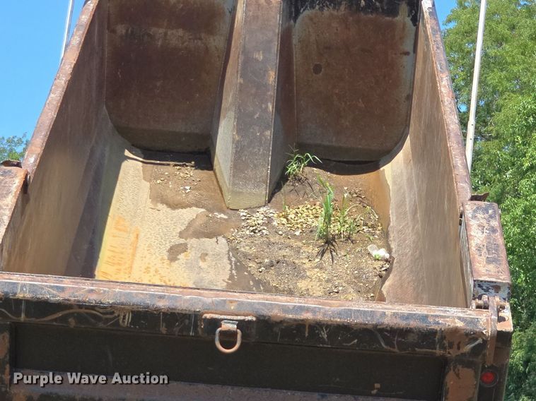 image for item DQ4482 2004 International 7600 dump truck