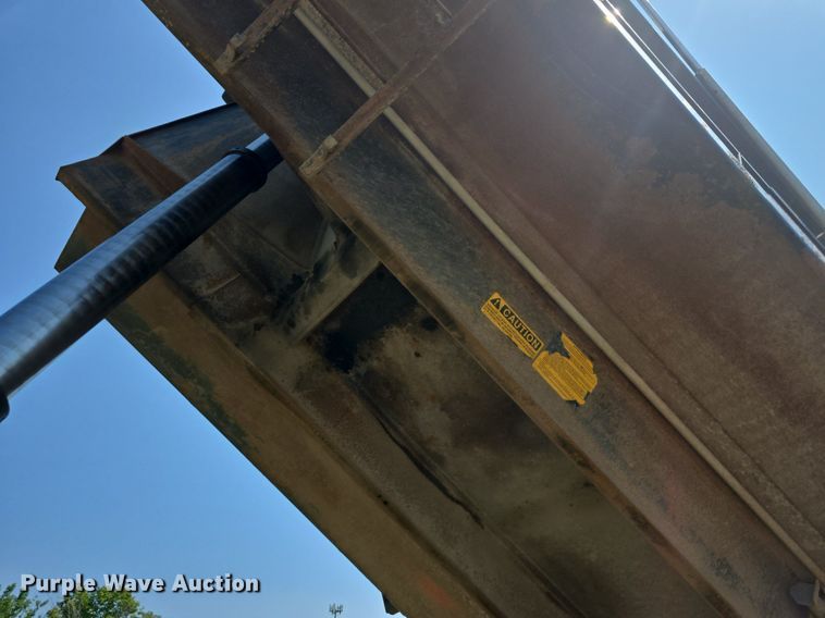 image for item DQ4482 2004 International 7600 dump truck