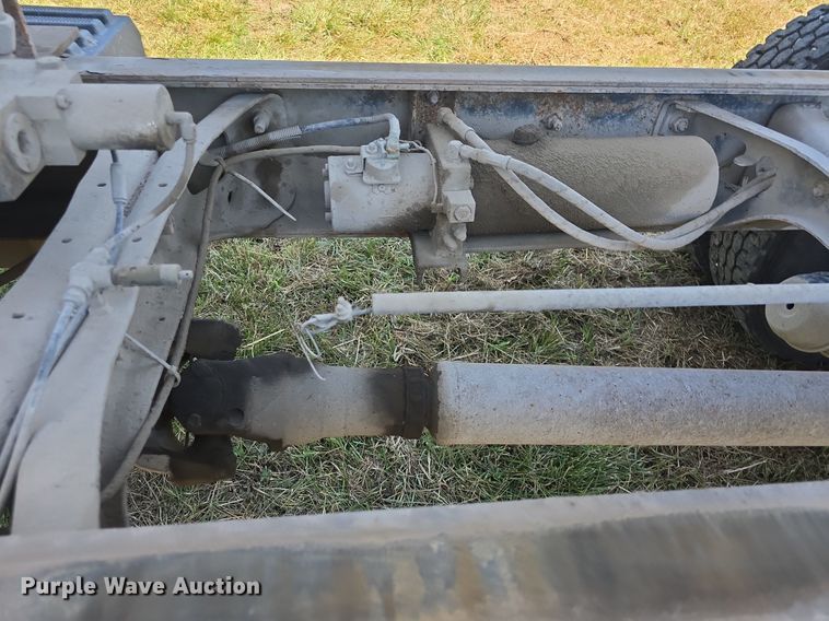 image for item DQ4482 2004 International 7600 dump truck