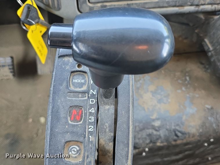 image for item DQ4482 2004 International 7600 dump truck