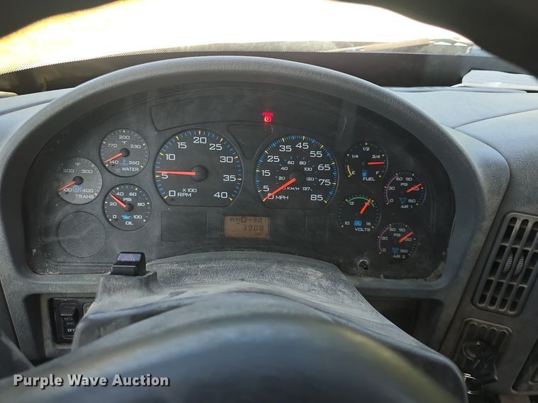 image for item DQ4482 2004 International 7600 dump truck