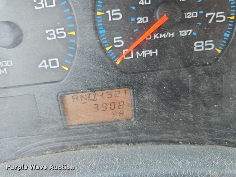 image for item DQ4482 2004 International 7600 dump truck