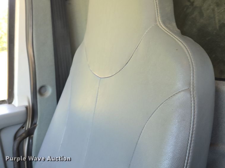 image for item DQ4482 2004 International 7600 dump truck