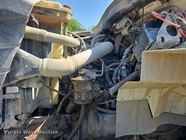 image for item DQ4482 2004 International 7600 dump truck