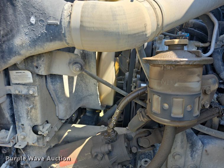 image for item DQ4482 2004 International 7600 dump truck