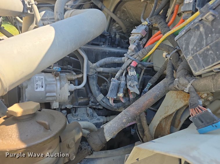 image for item DQ4482 2004 International 7600 dump truck