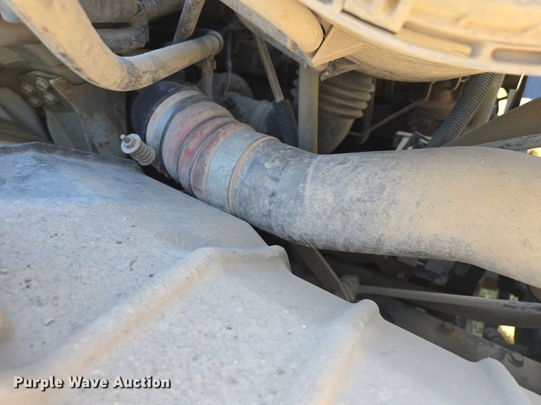 image for item DQ4482 2004 International 7600 dump truck