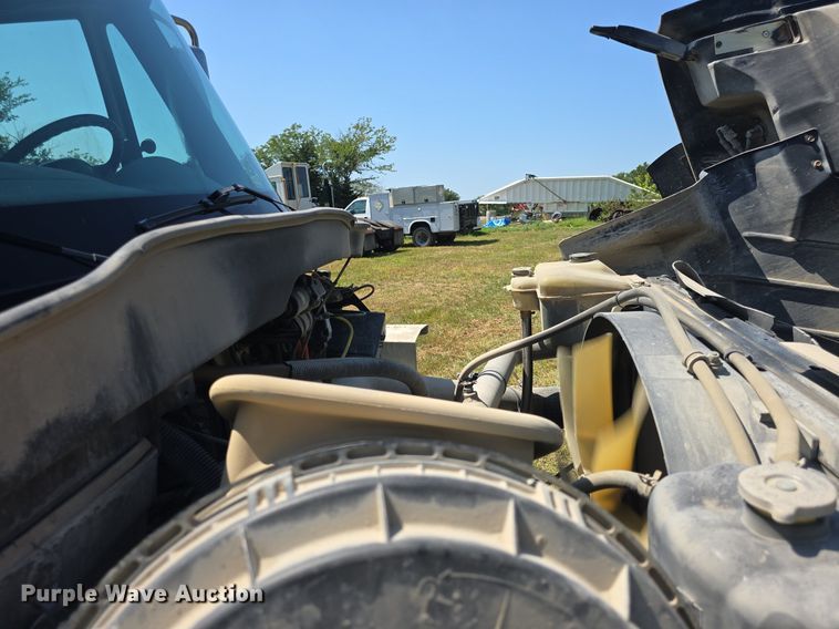 image for item DQ4482 2004 International 7600 dump truck