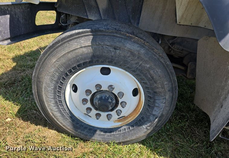 image for item DQ4482 2004 International 7600 dump truck