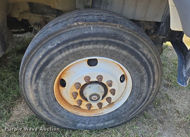 image for item DQ4482 2004 International 7600 dump truck