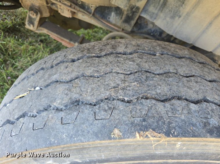 image for item DQ4482 2004 International 7600 dump truck