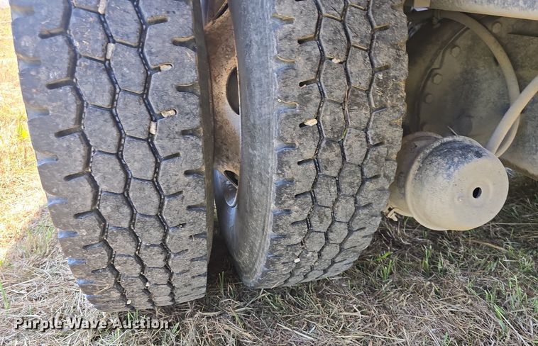 image for item DQ4482 2004 International 7600 dump truck