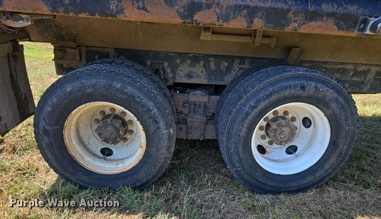 image for item DQ4482 2004 International 7600 dump truck