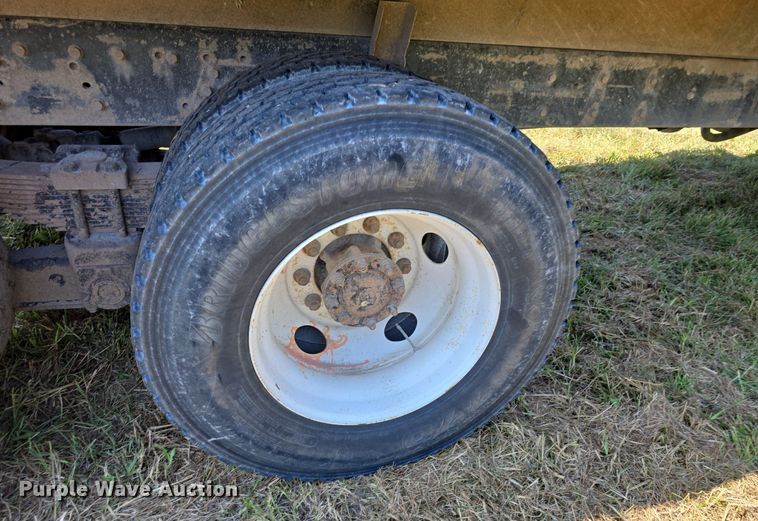 image for item DQ4482 2004 International 7600 dump truck