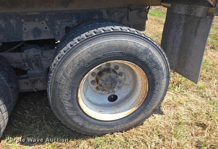 image for item DQ4482 2004 International 7600 dump truck