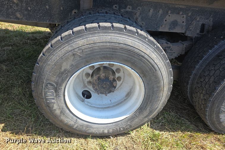 image for item DQ4482 2004 International 7600 dump truck