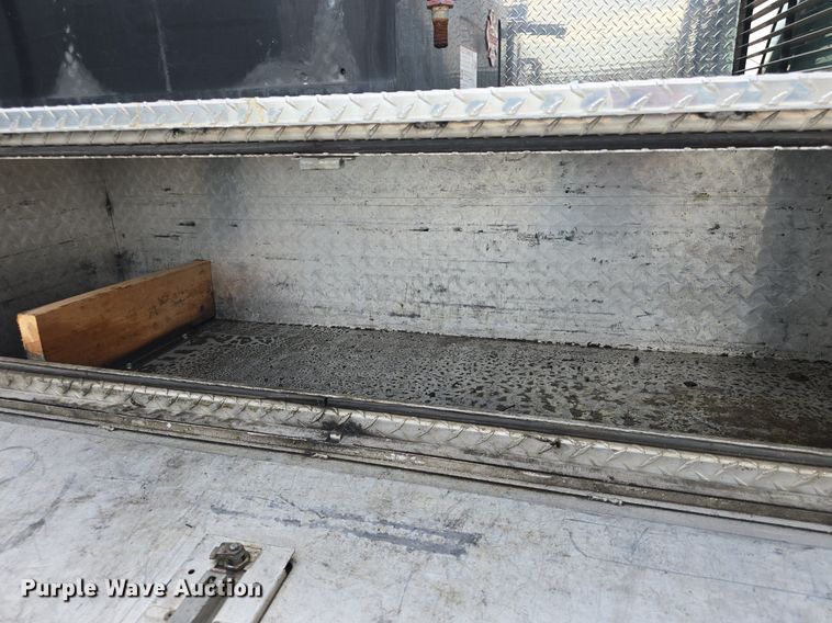 image for item DQ4490 2000 Ford F350 Super Duty XL SuperCab flatbed pickup truck