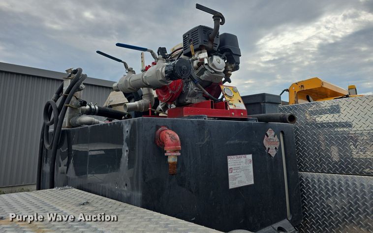 image for item DQ4490 2000 Ford F350 Super Duty XL SuperCab flatbed pickup truck