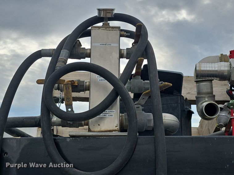 image for item DQ4490 2000 Ford F350 Super Duty XL SuperCab flatbed pickup truck