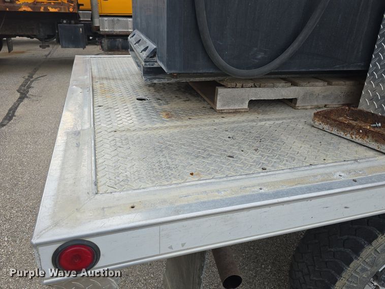 image for item DQ4490 2000 Ford F350 Super Duty XL SuperCab flatbed pickup truck