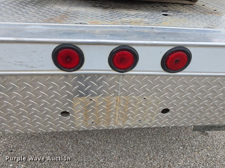 image for item DQ4490 2000 Ford F350 Super Duty XL SuperCab flatbed pickup truck