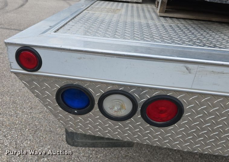 image for item DQ4490 2000 Ford F350 Super Duty XL SuperCab flatbed pickup truck