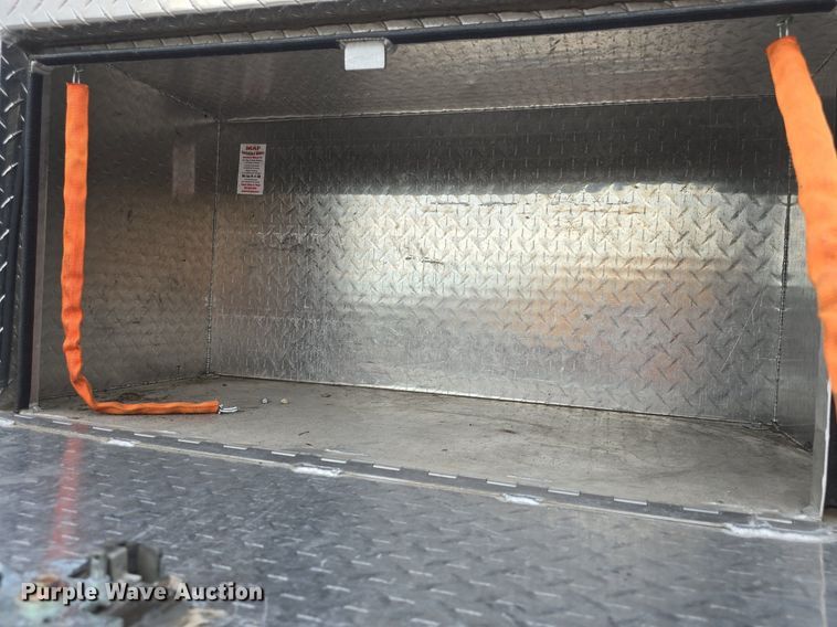 image for item DQ4490 2000 Ford F350 Super Duty XL SuperCab flatbed pickup truck