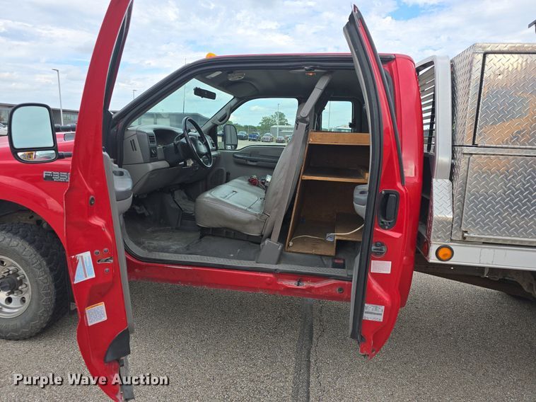 image for item DQ4490 2000 Ford F350 Super Duty XL SuperCab flatbed pickup truck