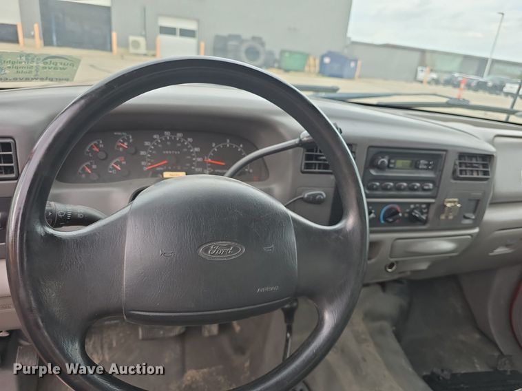 image for item DQ4490 2000 Ford F350 Super Duty XL SuperCab flatbed pickup truck