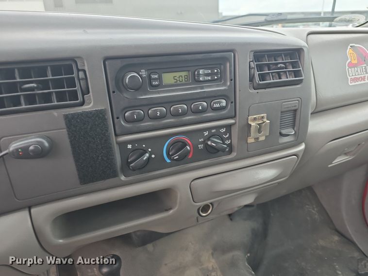 image for item DQ4490 2000 Ford F350 Super Duty XL SuperCab flatbed pickup truck