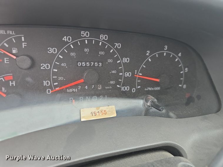 image for item DQ4490 2000 Ford F350 Super Duty XL SuperCab flatbed pickup truck