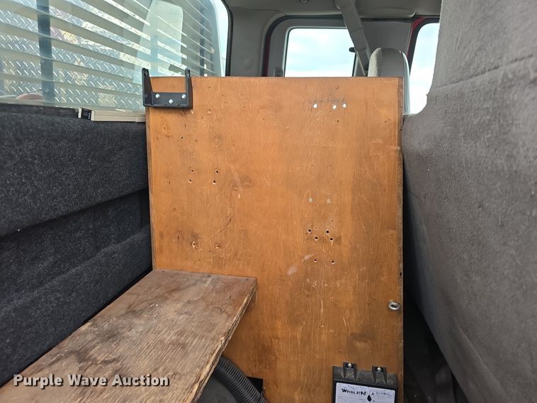 image for item DQ4490 2000 Ford F350 Super Duty XL SuperCab flatbed pickup truck