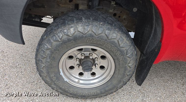 image for item DQ4490 2000 Ford F350 Super Duty XL SuperCab flatbed pickup truck