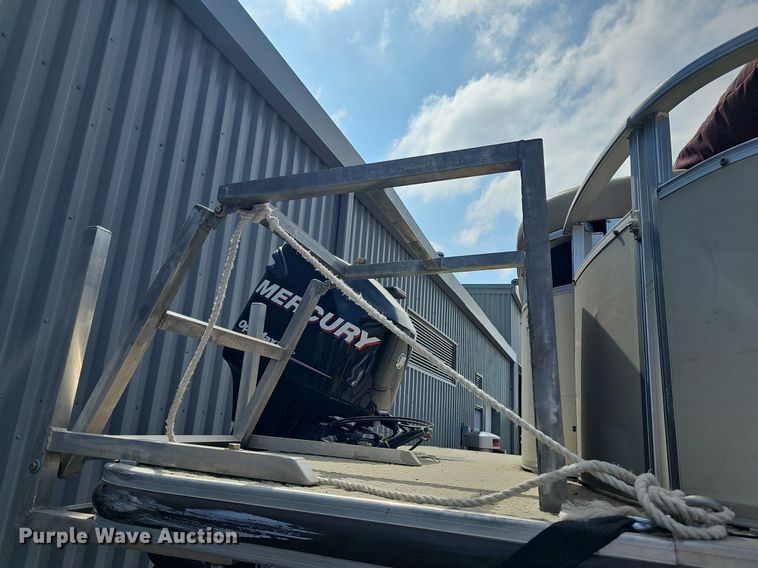 image for item DQ4496 2008 Sun Tracker boat