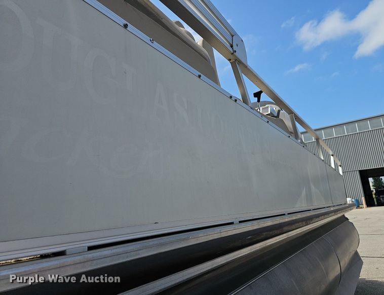 image for item DQ4496 2008 Sun Tracker boat