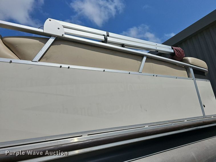 image for item DQ4496 2008 Sun Tracker boat