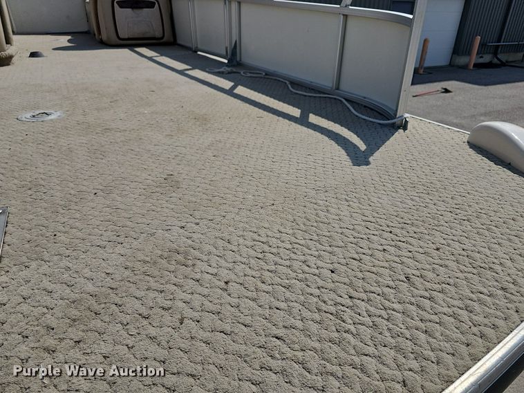 image for item DQ4496 2008 Sun Tracker boat