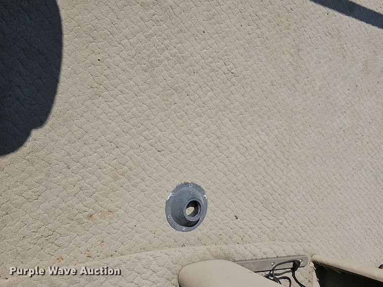 image for item DQ4496 2008 Sun Tracker boat