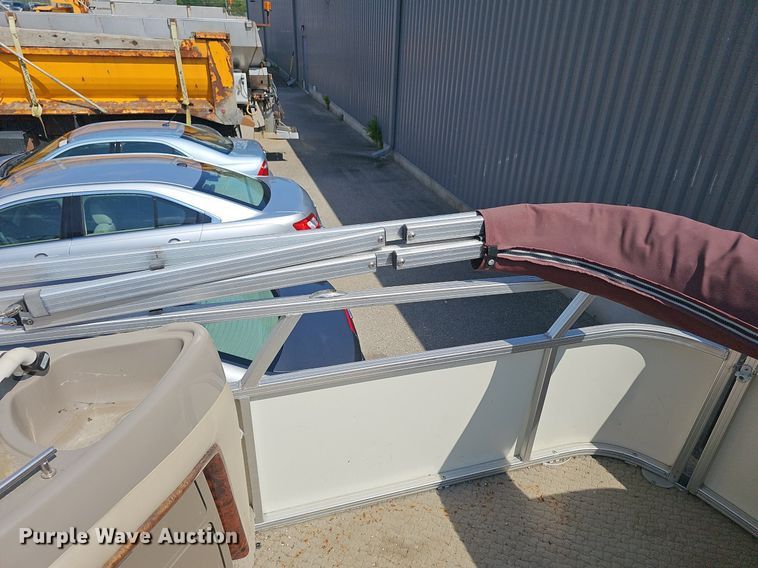 image for item DQ4496 2008 Sun Tracker boat