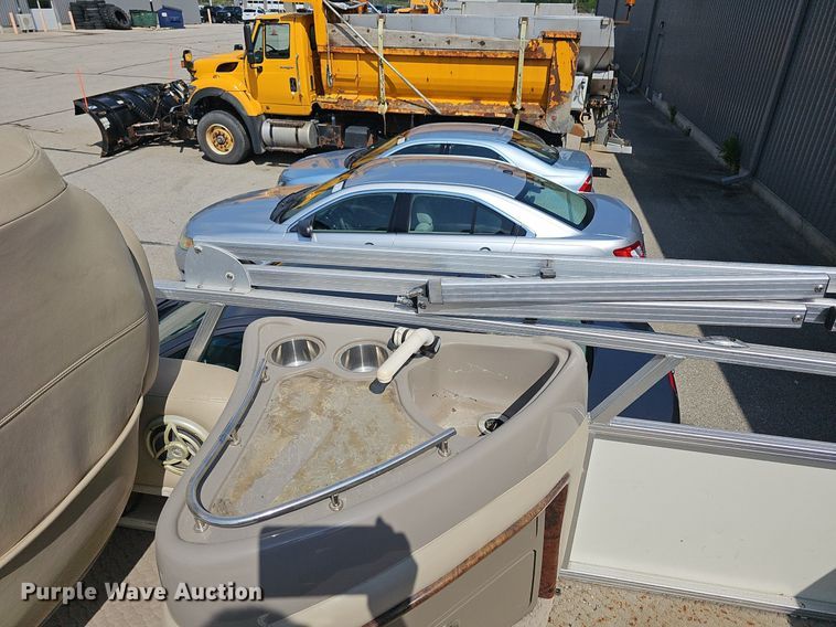 image for item DQ4496 2008 Sun Tracker boat