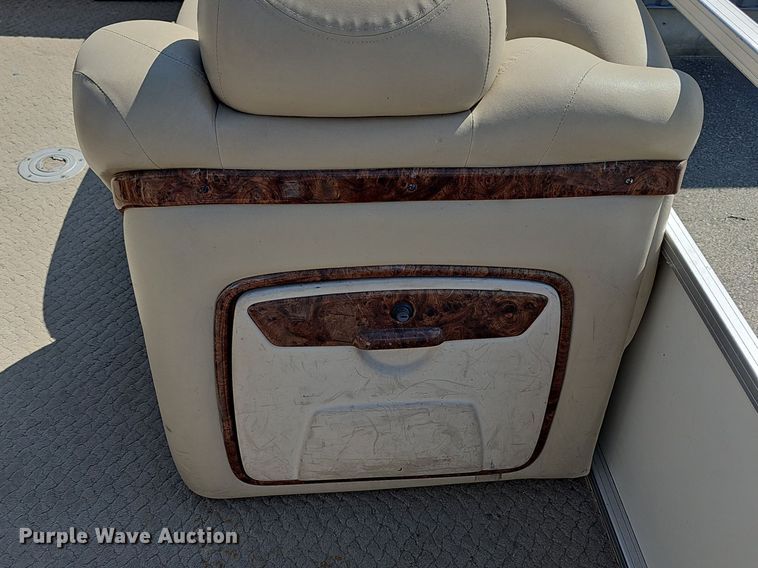 image for item DQ4496 2008 Sun Tracker boat